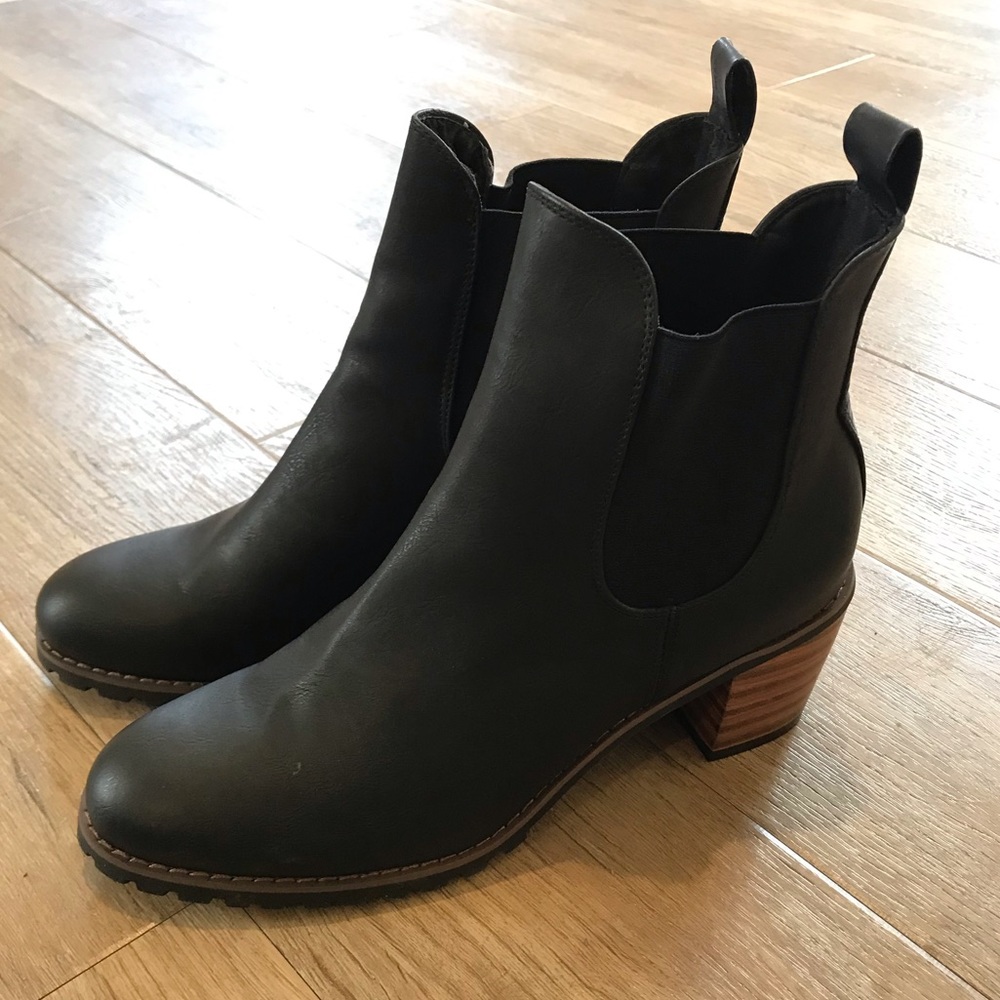 Boutique NWOT booties!